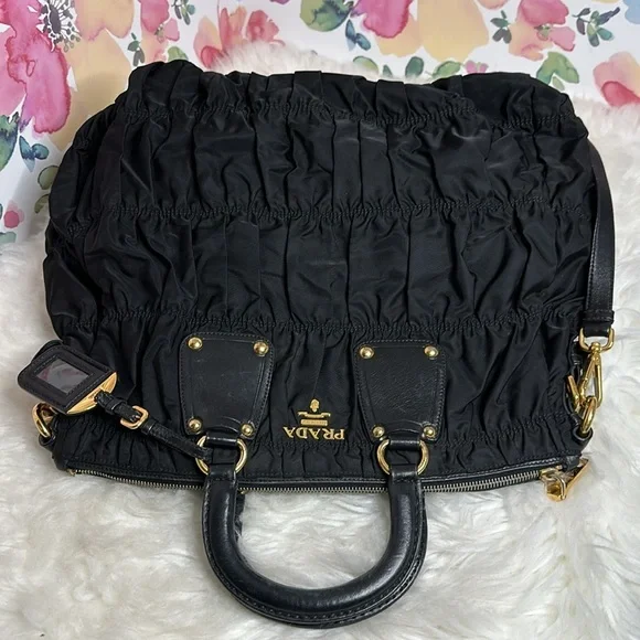 💯Authentic Prada Black Nylon Tessuto Gaufre Tote🍀